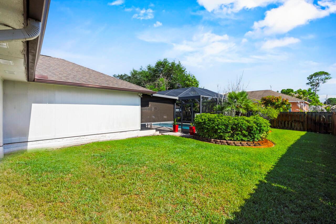686 SW Hoffenberg Avenue, Port St. Lucie