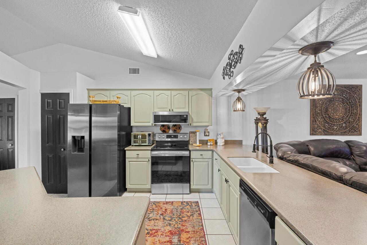 686 SW Hoffenberg Avenue, Port St. Lucie