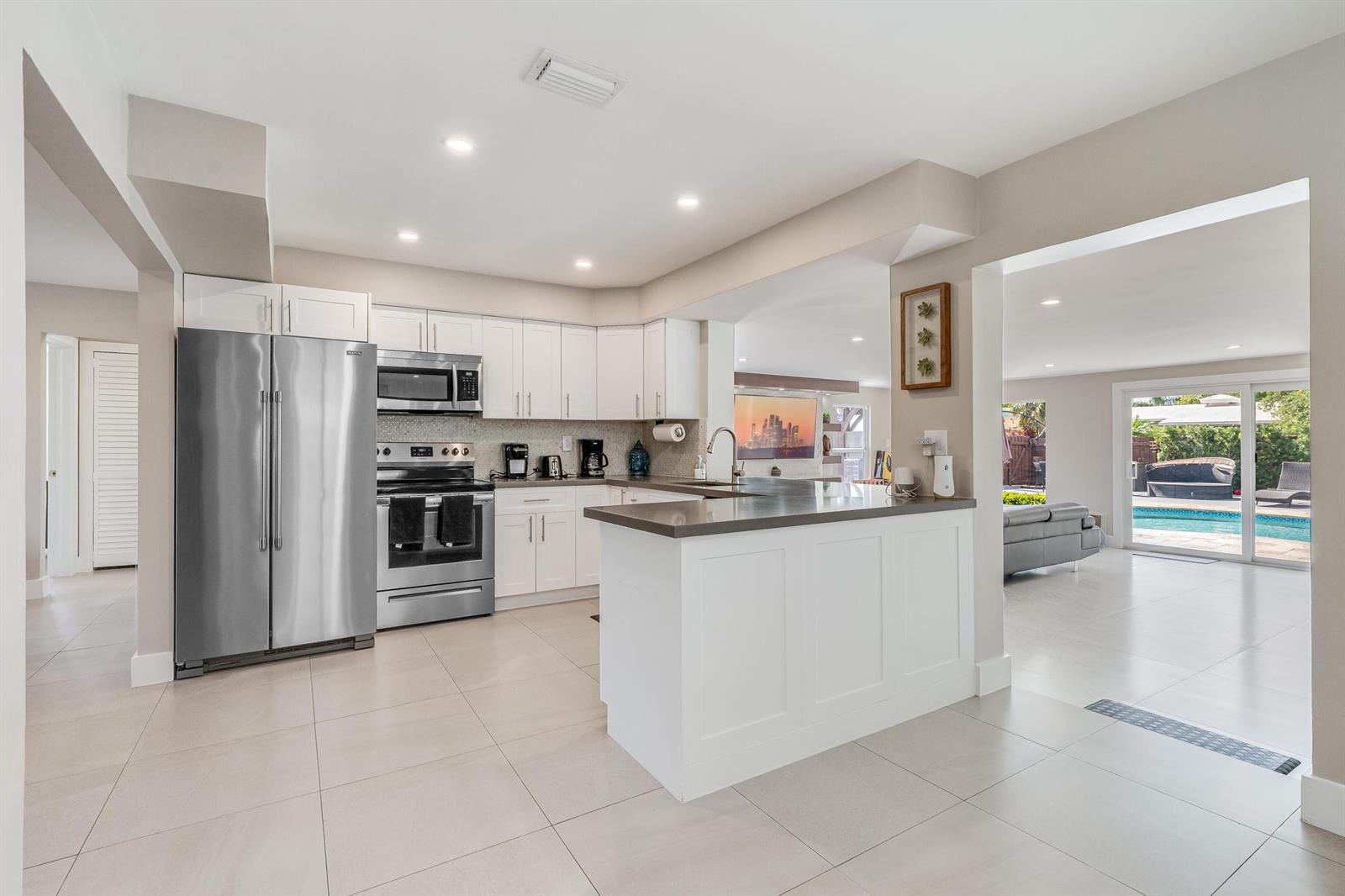 300 SE 8th Court