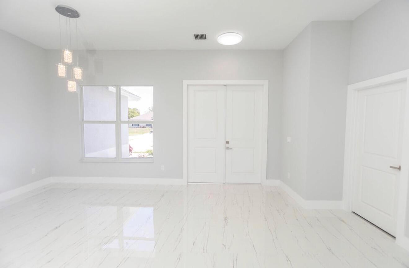 1221 SW Alcantarra Boulevard, Port St. Lucie