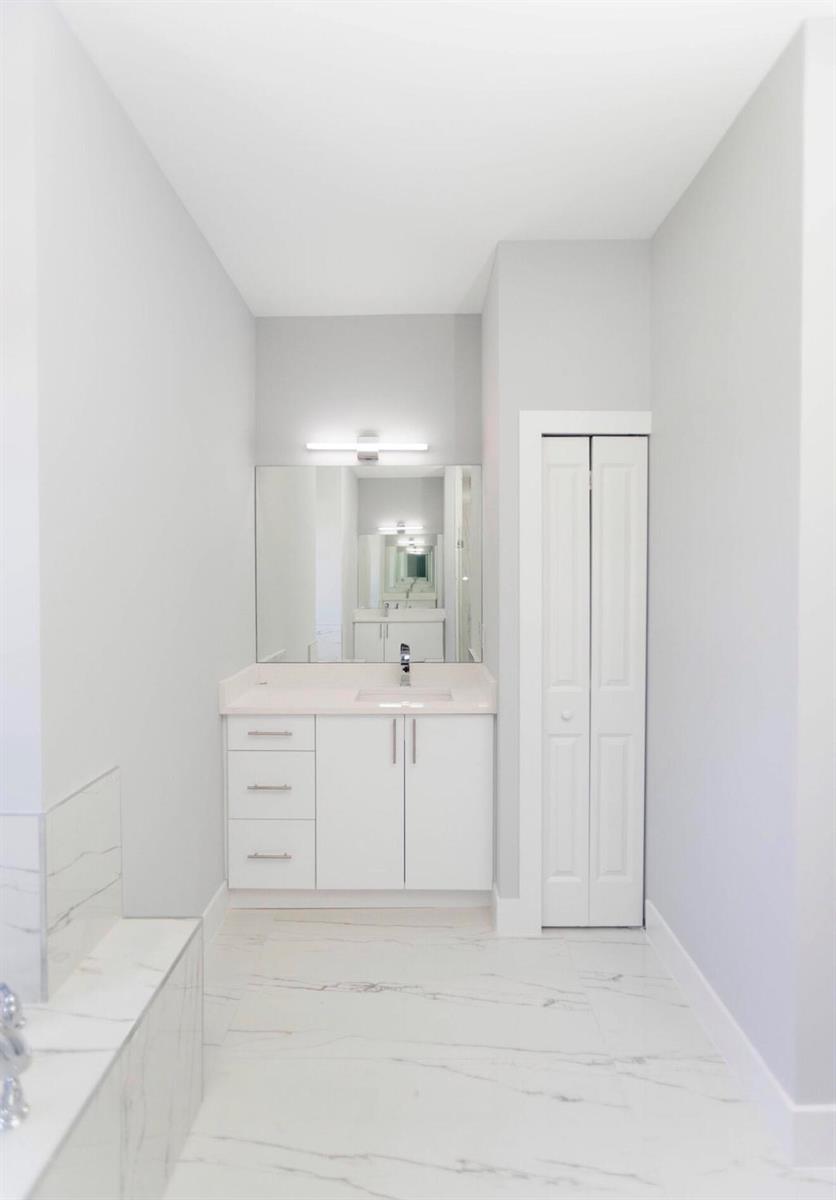 1221 SW Alcantarra Boulevard, Port St. Lucie
