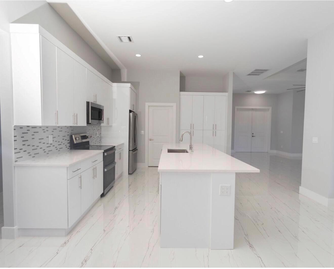 1221 SW Alcantarra Boulevard, Port St. Lucie