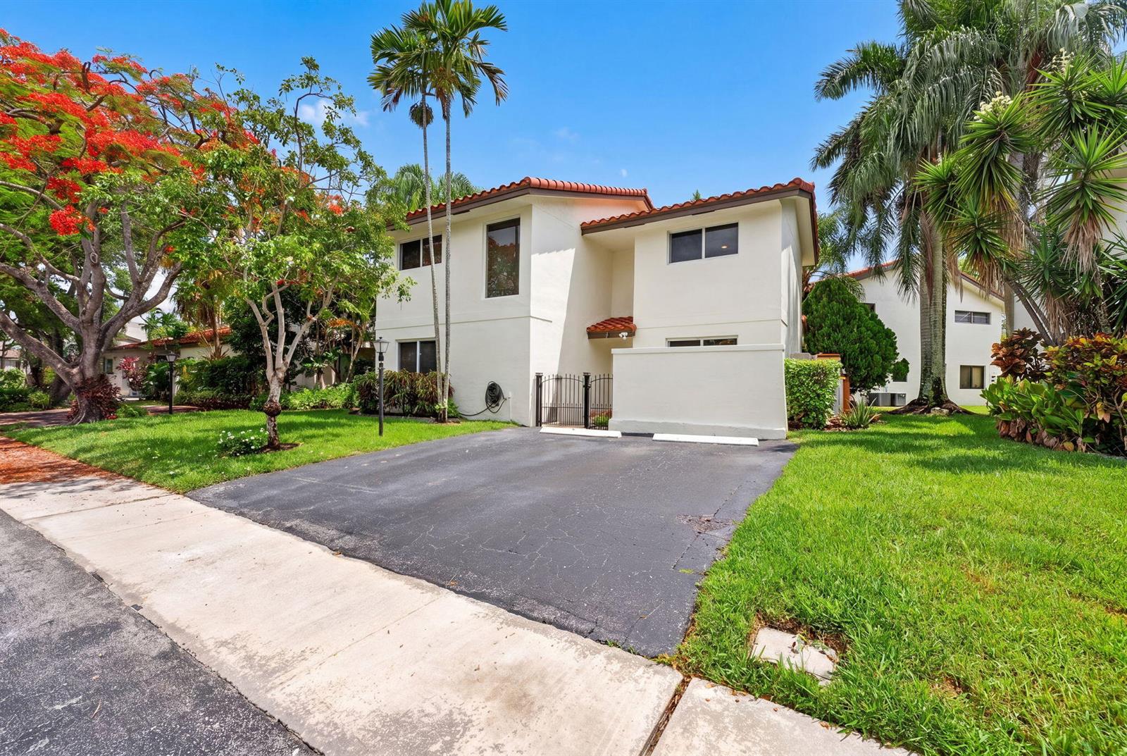 704 SW 89th Avenue