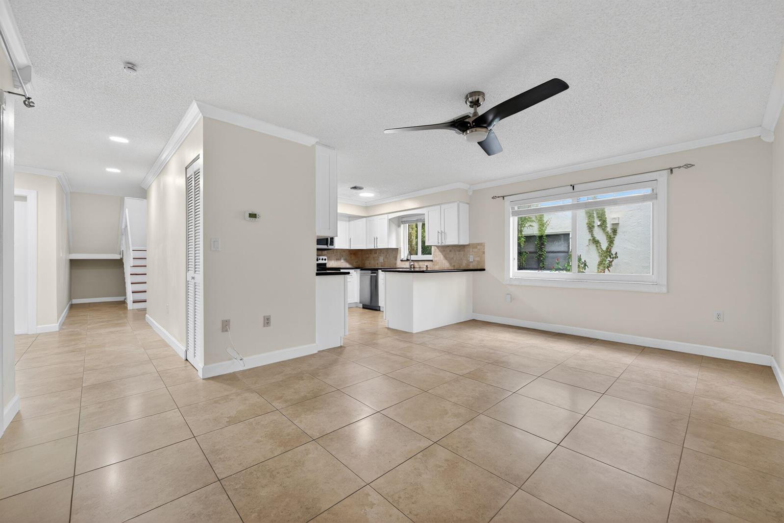 704 SW 89th Avenue