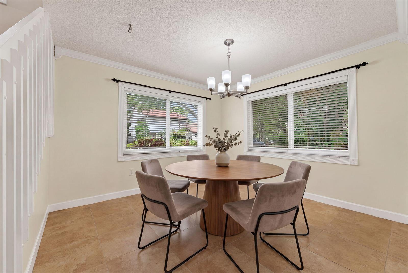 704 SW 89th Avenue