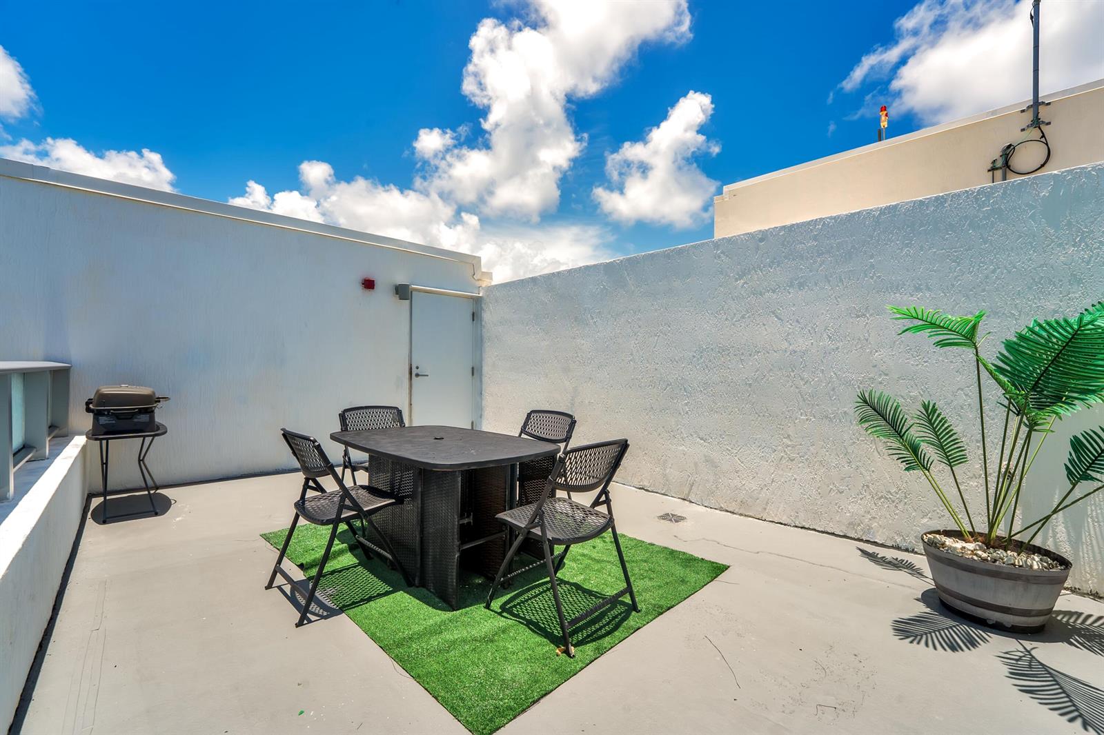 6620 Indian Creek Drive # 602