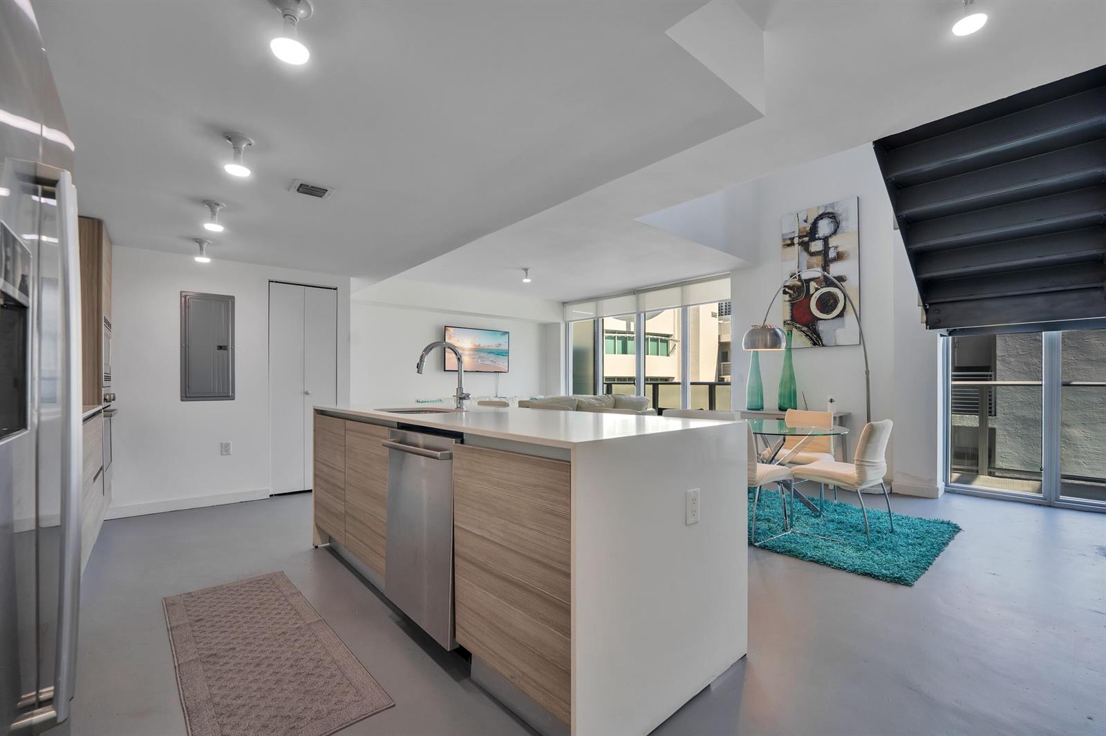 6620 Indian Creek Drive # 602