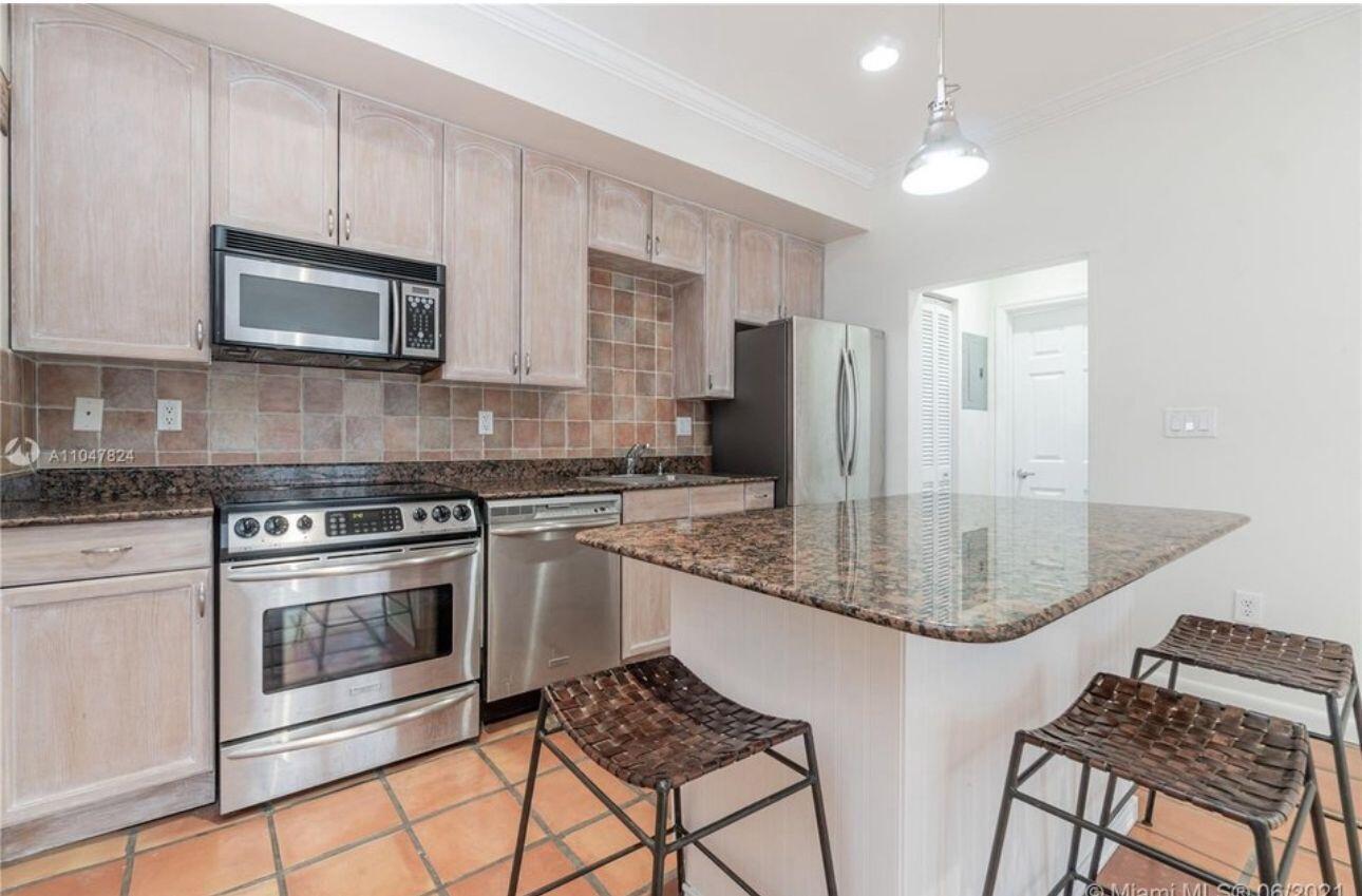 1344 Euclid Avenue # 5