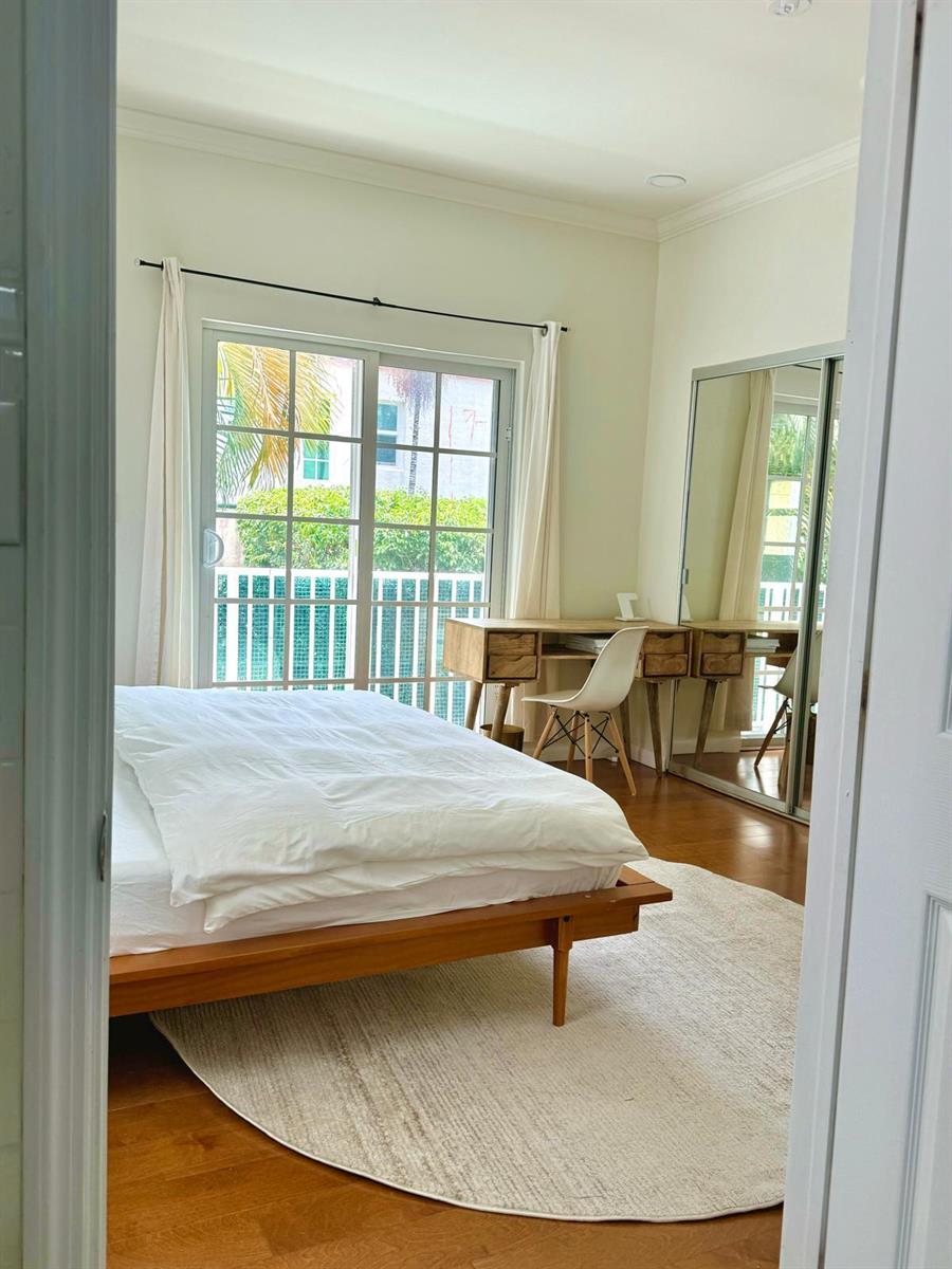 1344 Euclid Avenue # 5