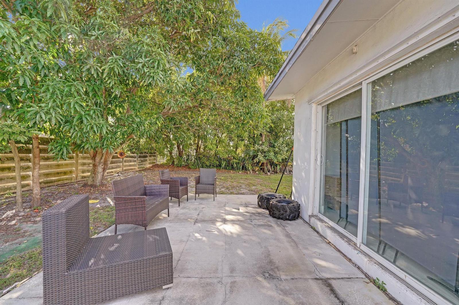 3322 Mckinley Street