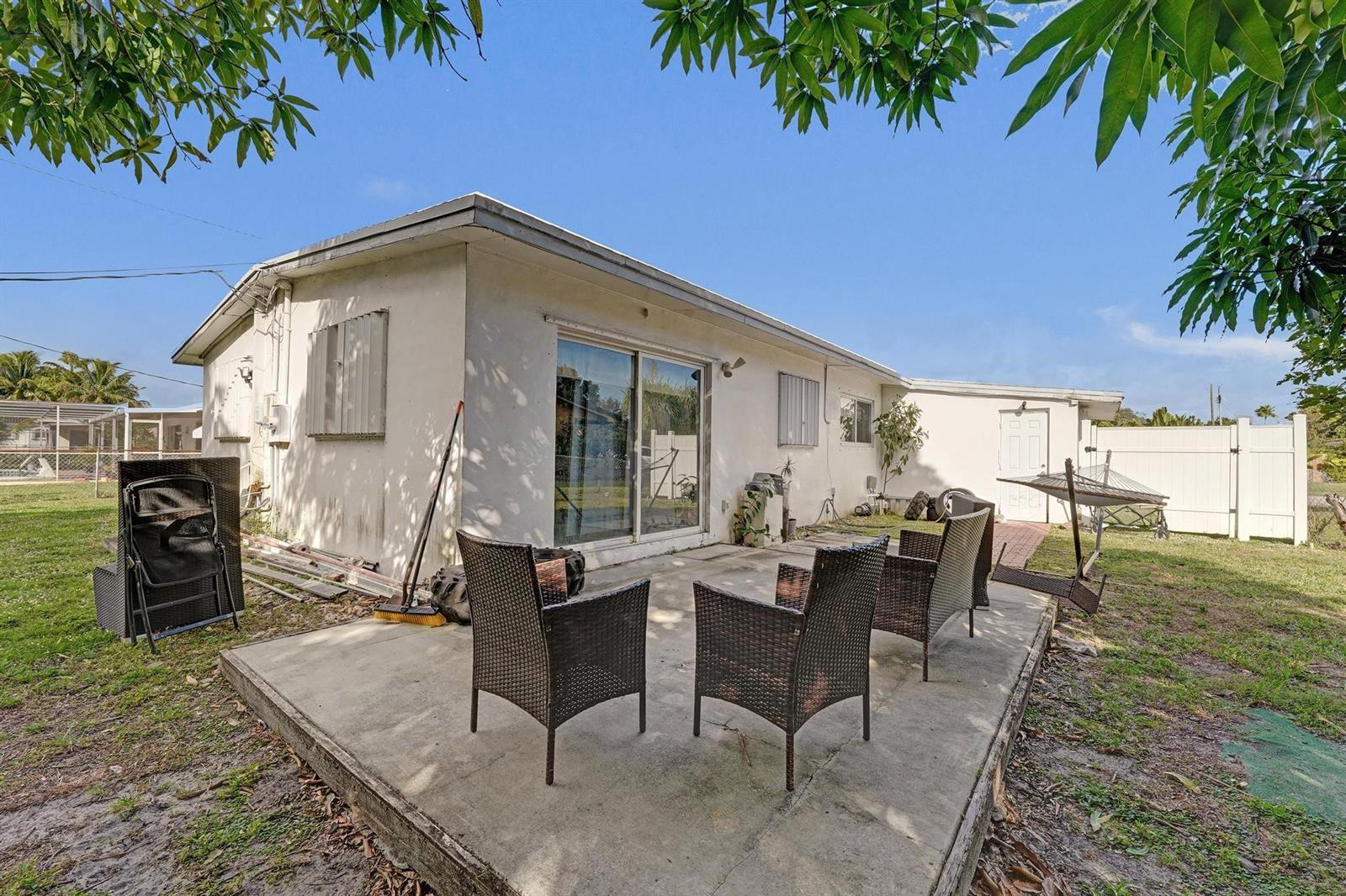 3322 Mckinley Street