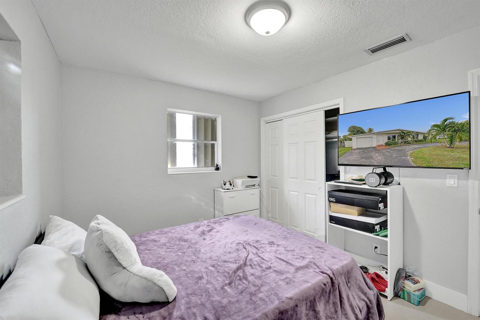 3322 Mckinley Street