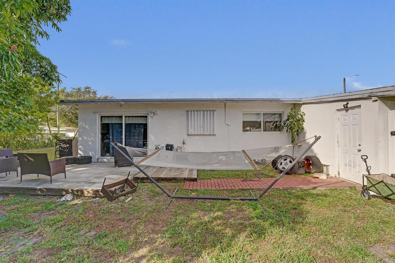 3322 Mckinley Street