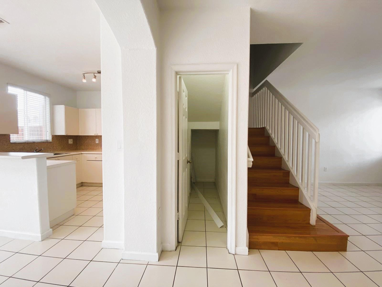 2527 SE 15th Place