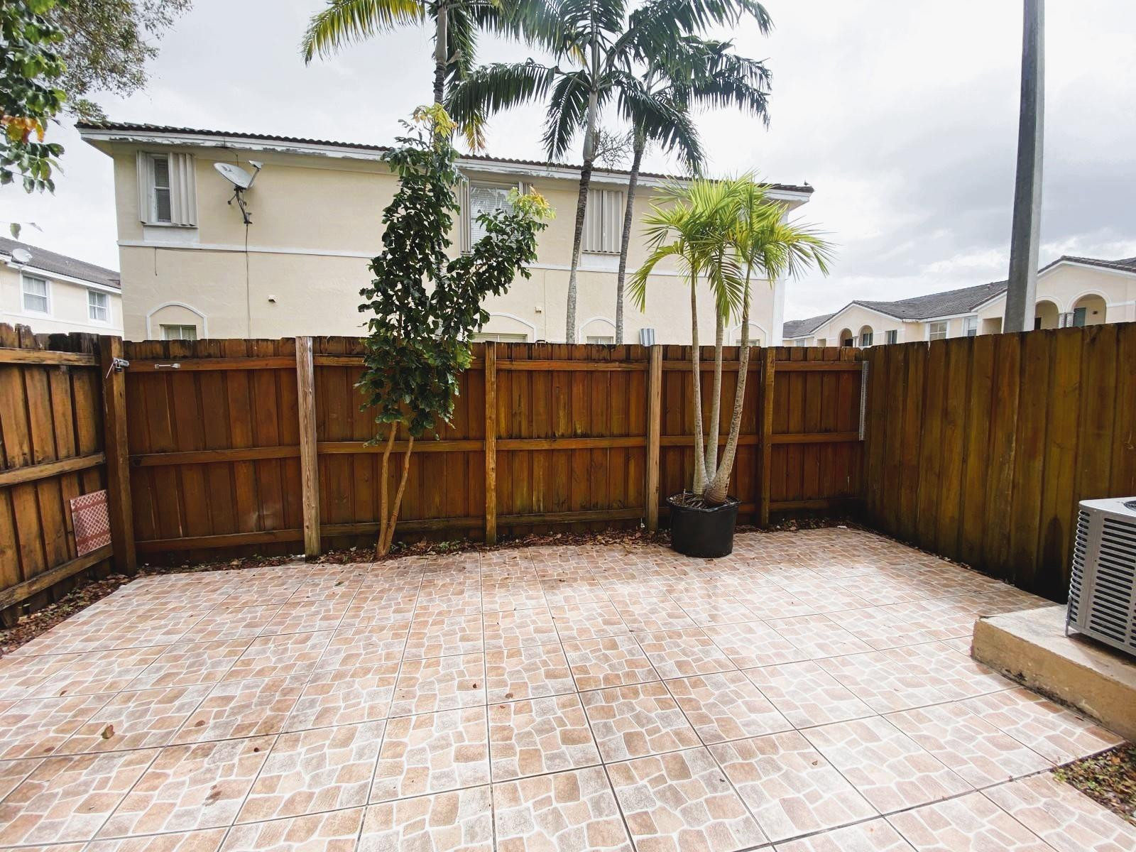 2527 SE 15th Place