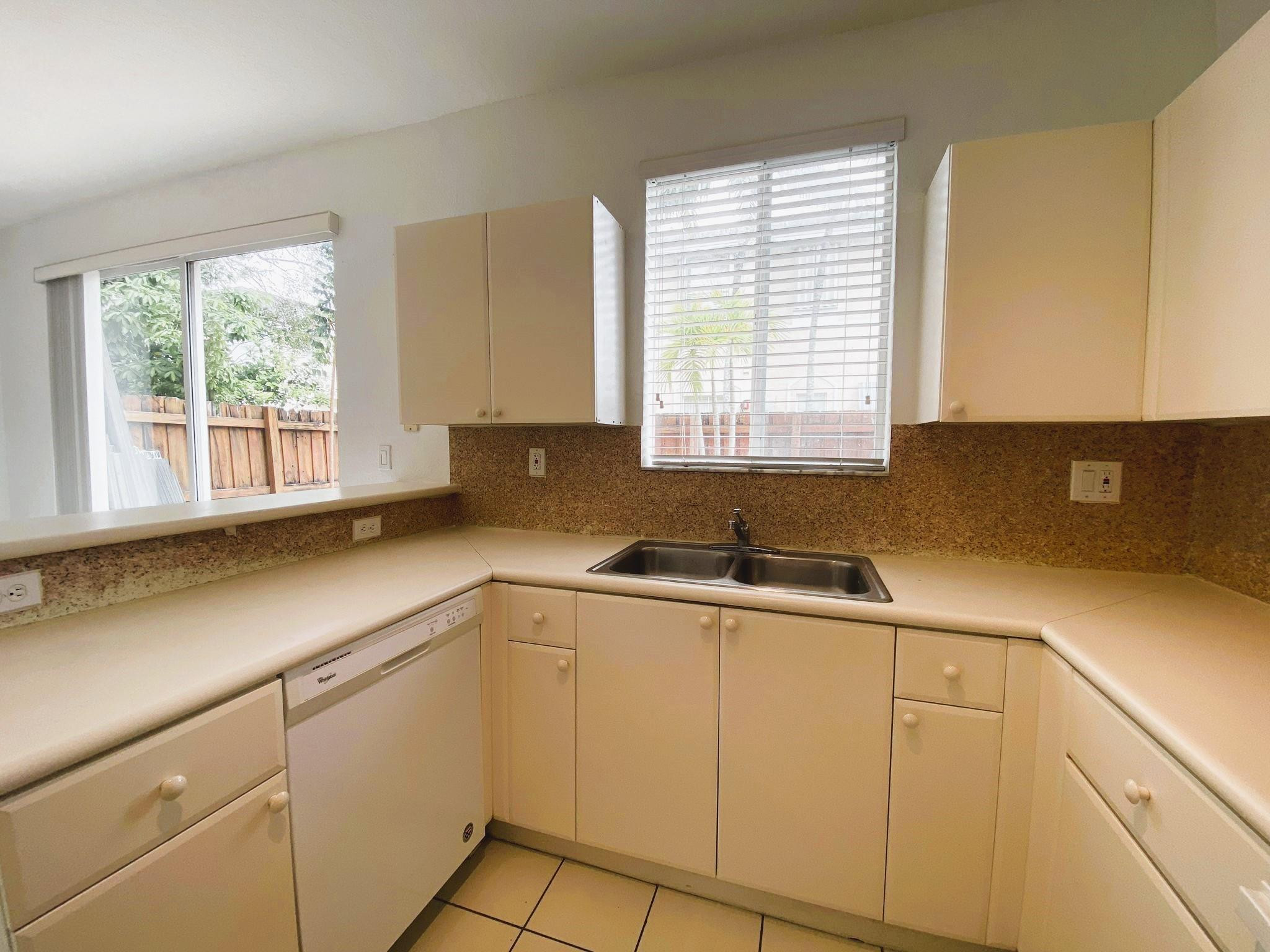 2527 SE 15th Place