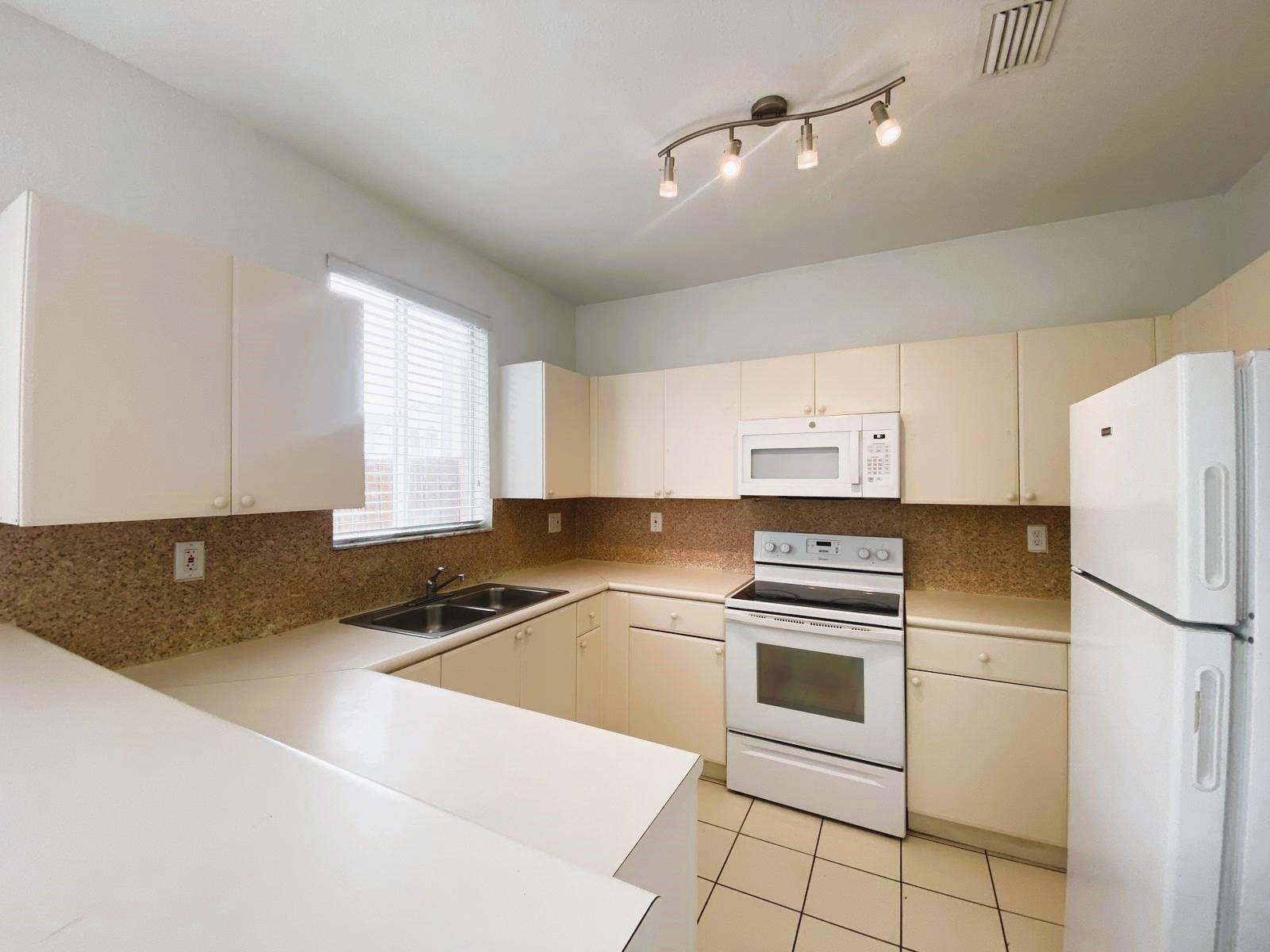 2527 SE 15th Place