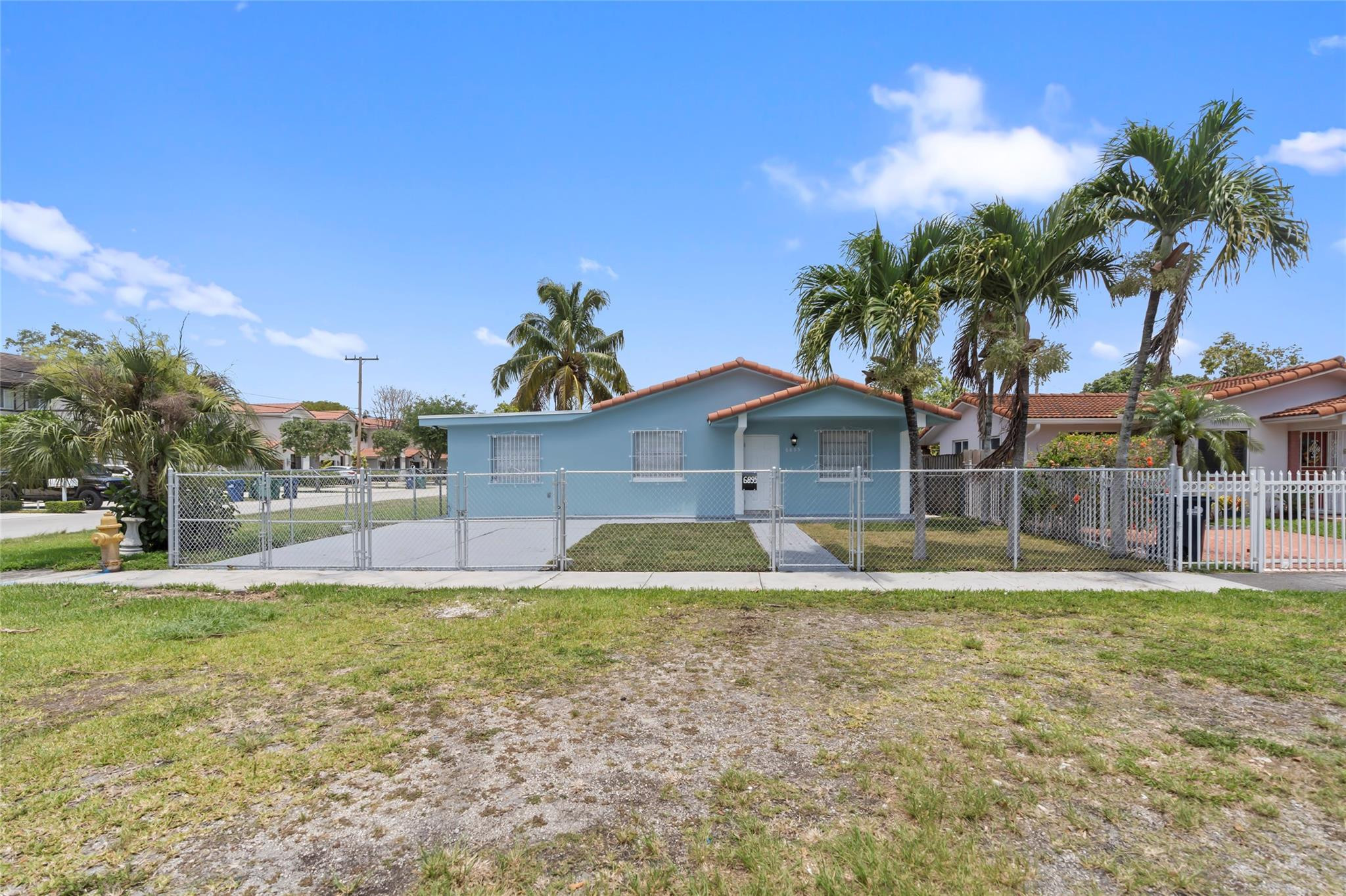6895 SW 39th Street
