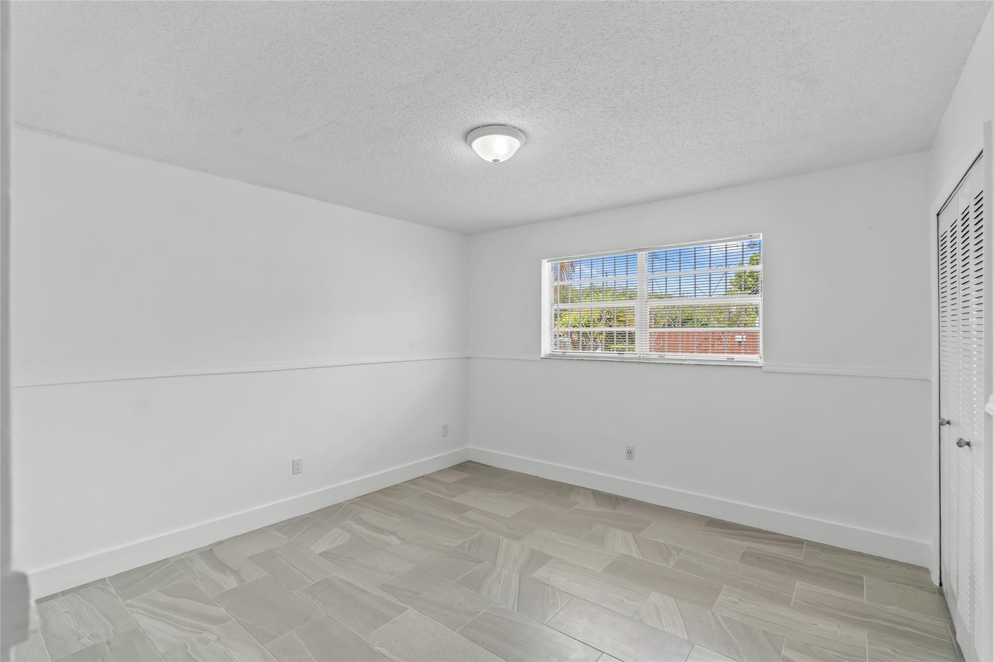 6895 SW 39th Street