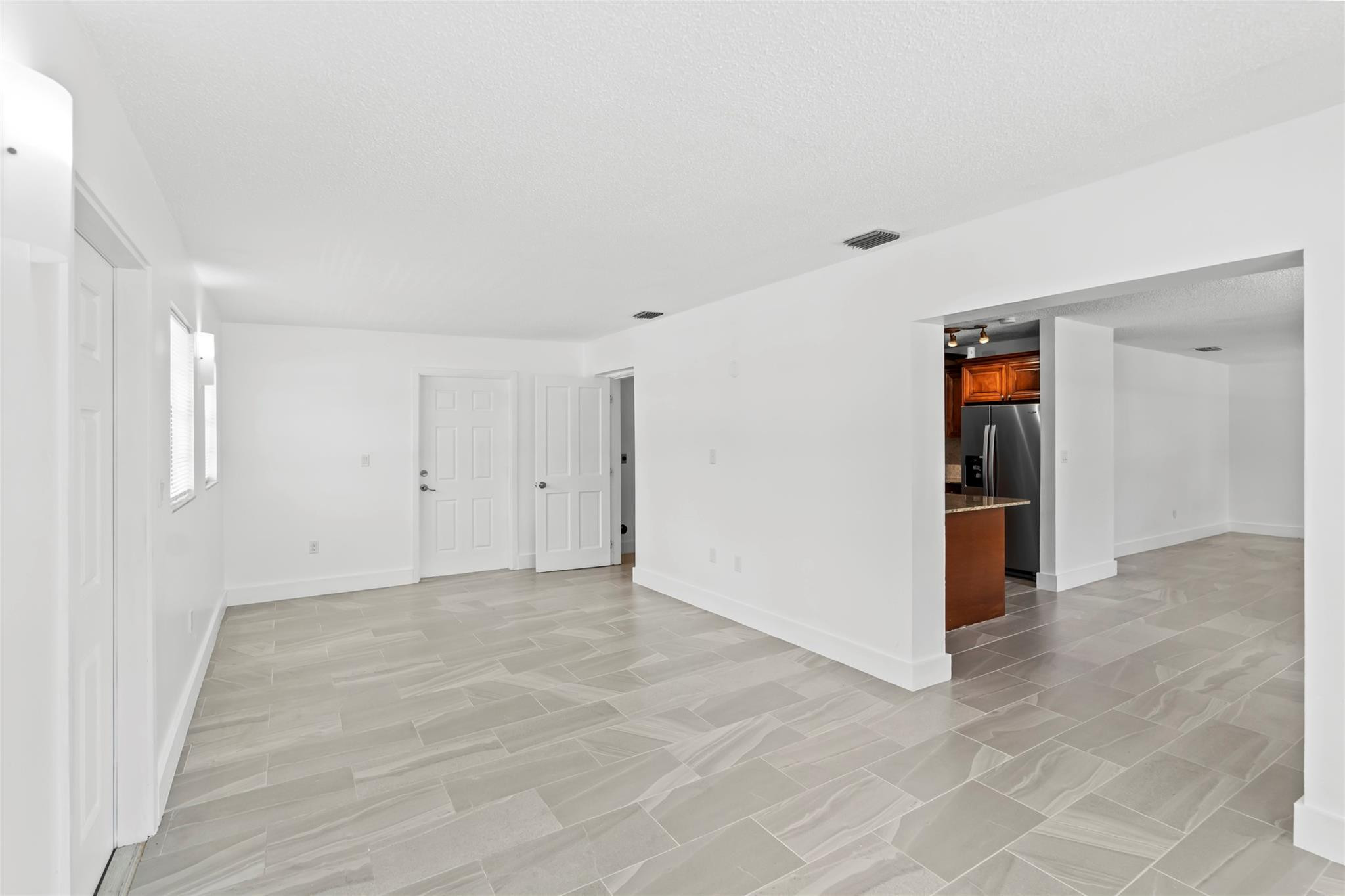 6895 SW 39th Street
