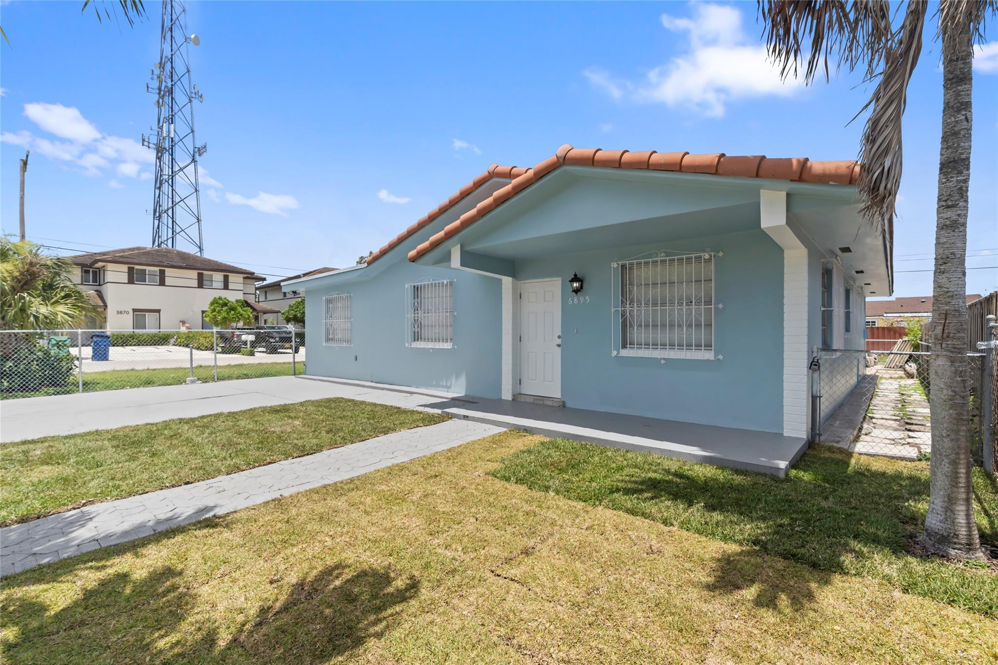 6895 SW 39th Street