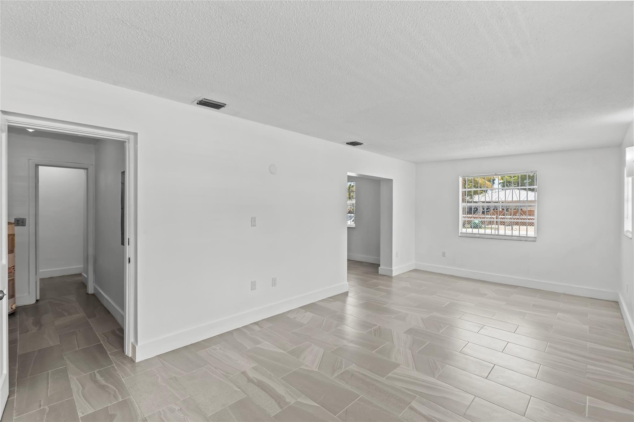 6895 SW 39th Street