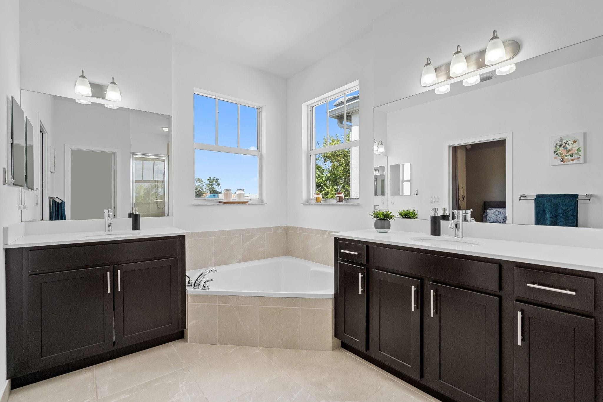 4945 NW 48th Terrace