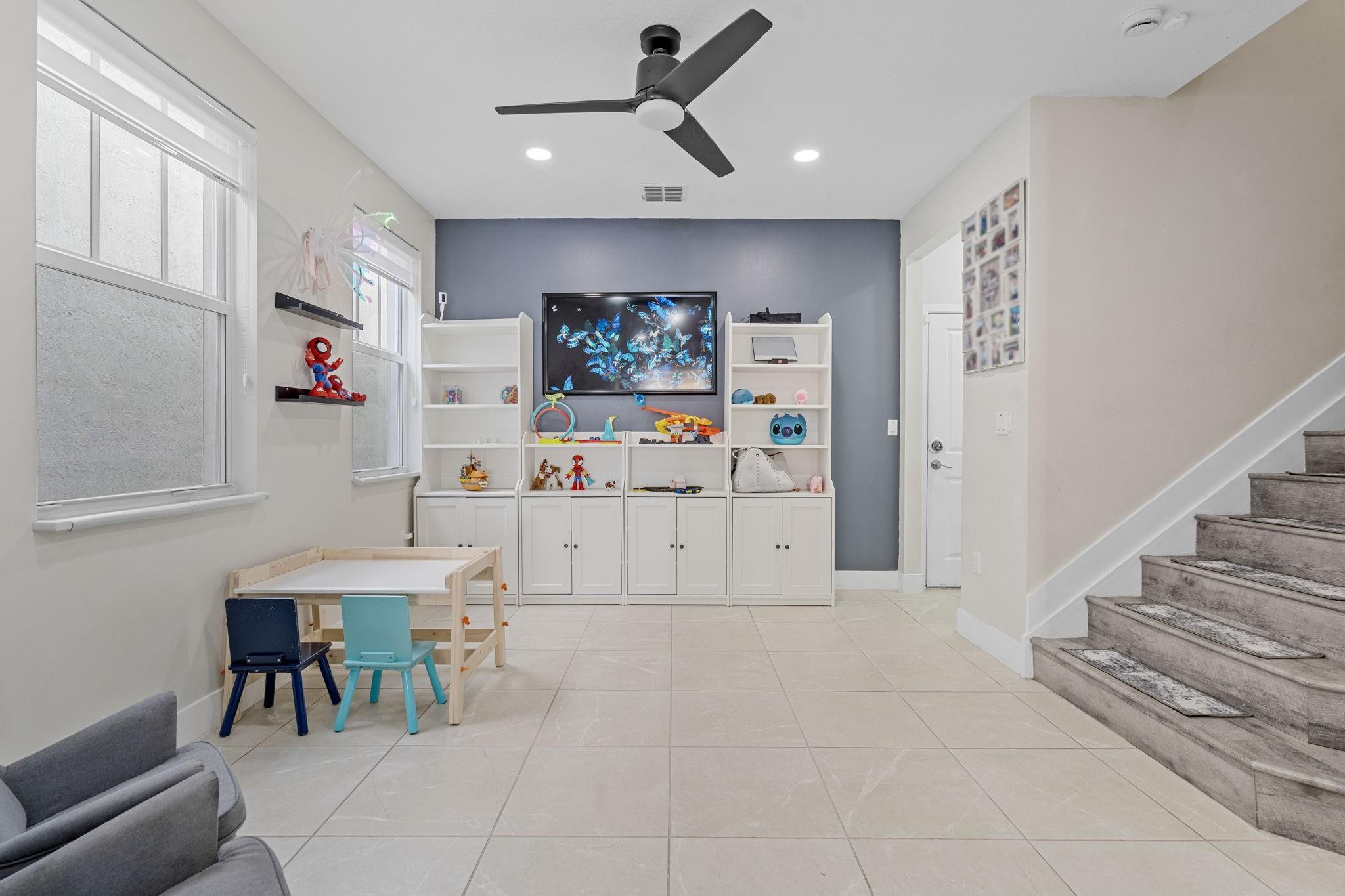 4945 NW 48th Terrace