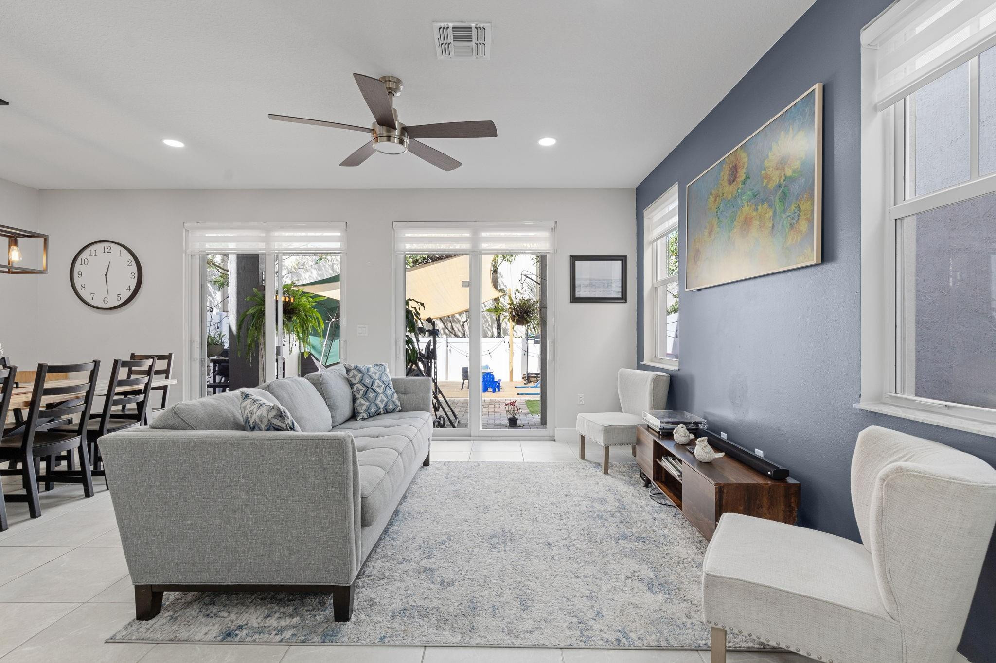 4945 NW 48th Terrace