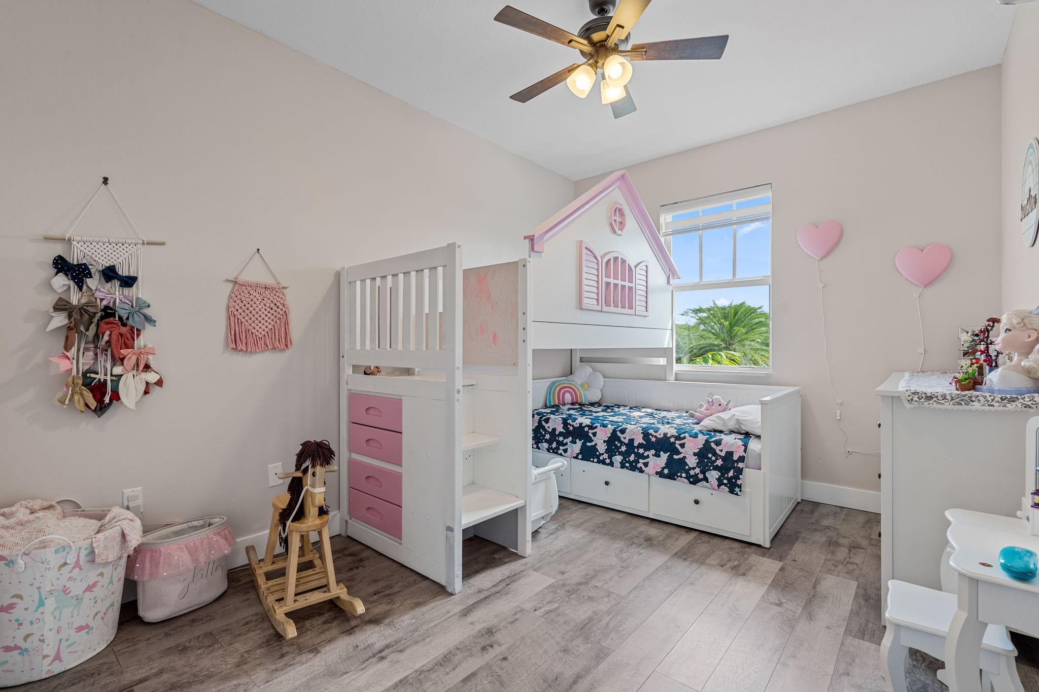 4945 NW 48th Terrace