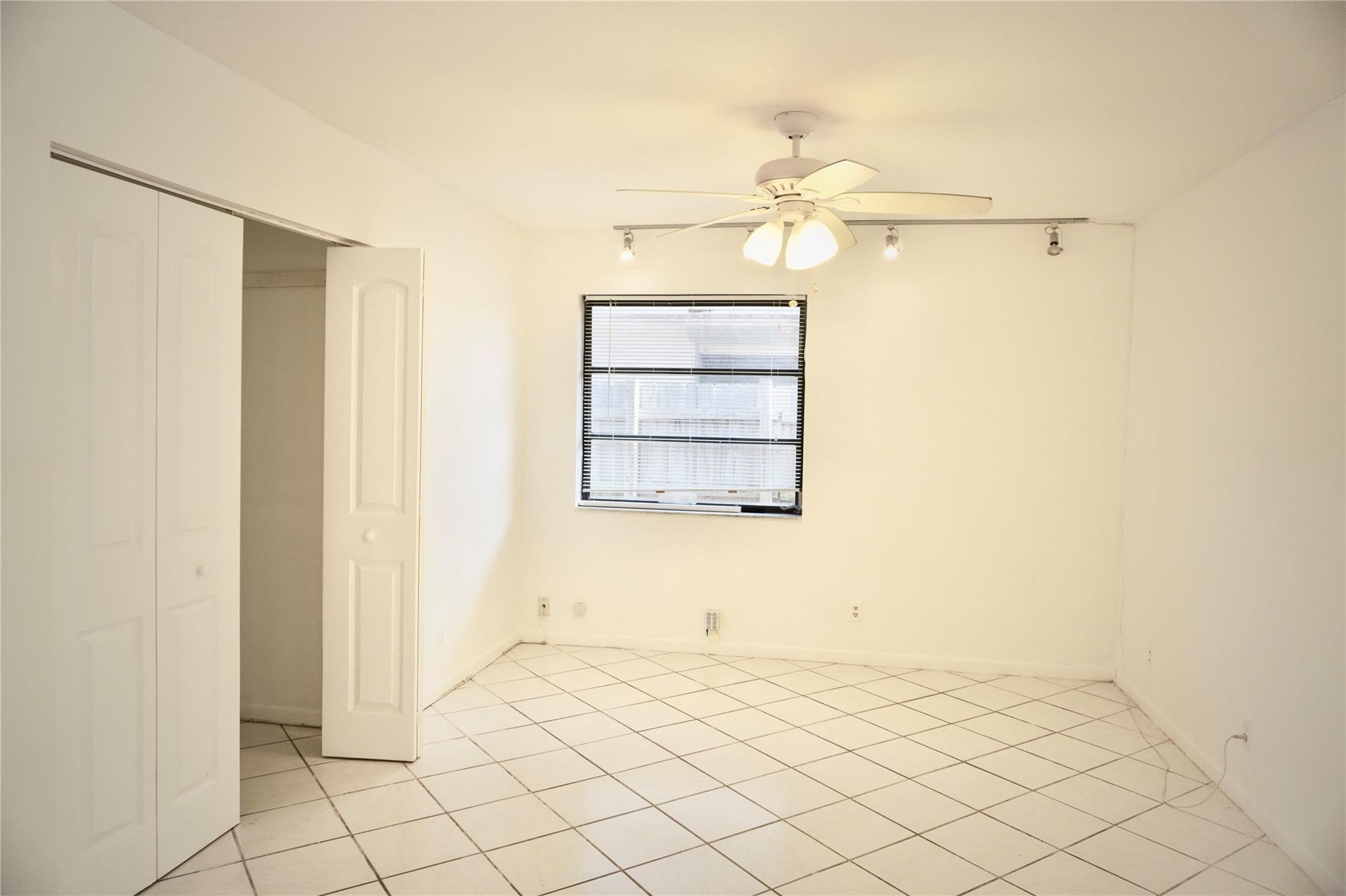 5600 Park Road Unit: ,