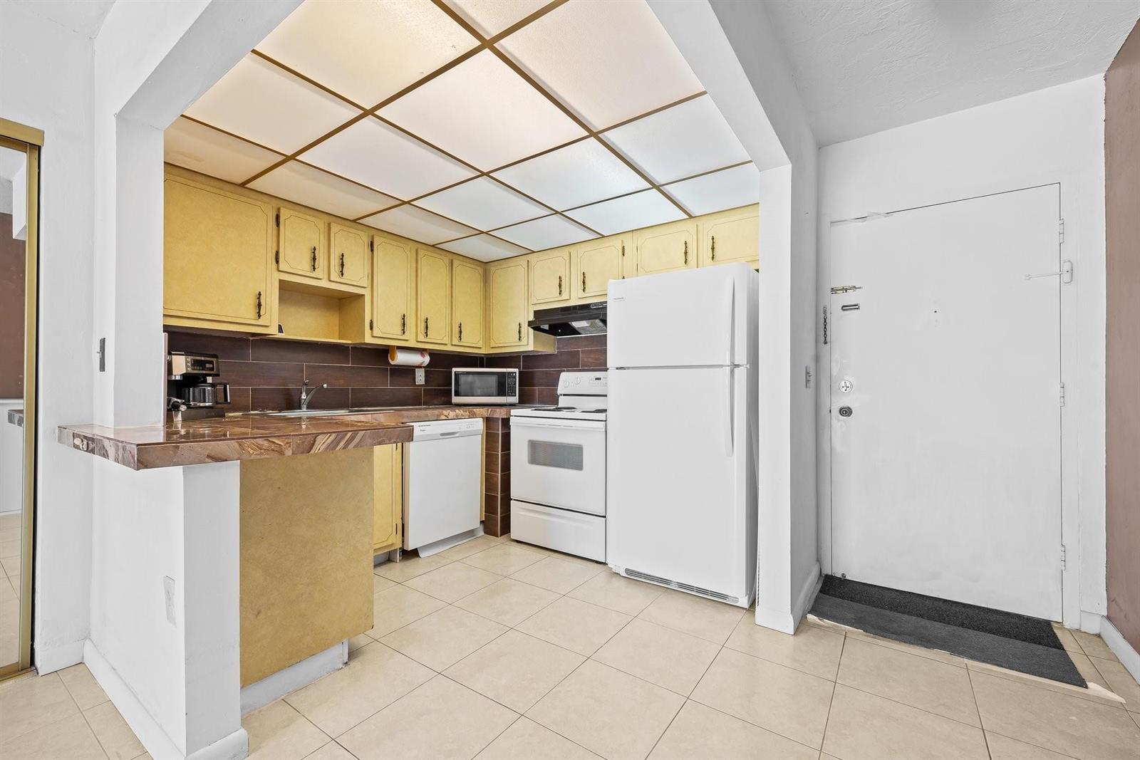 7100 NW 17th Street # 218