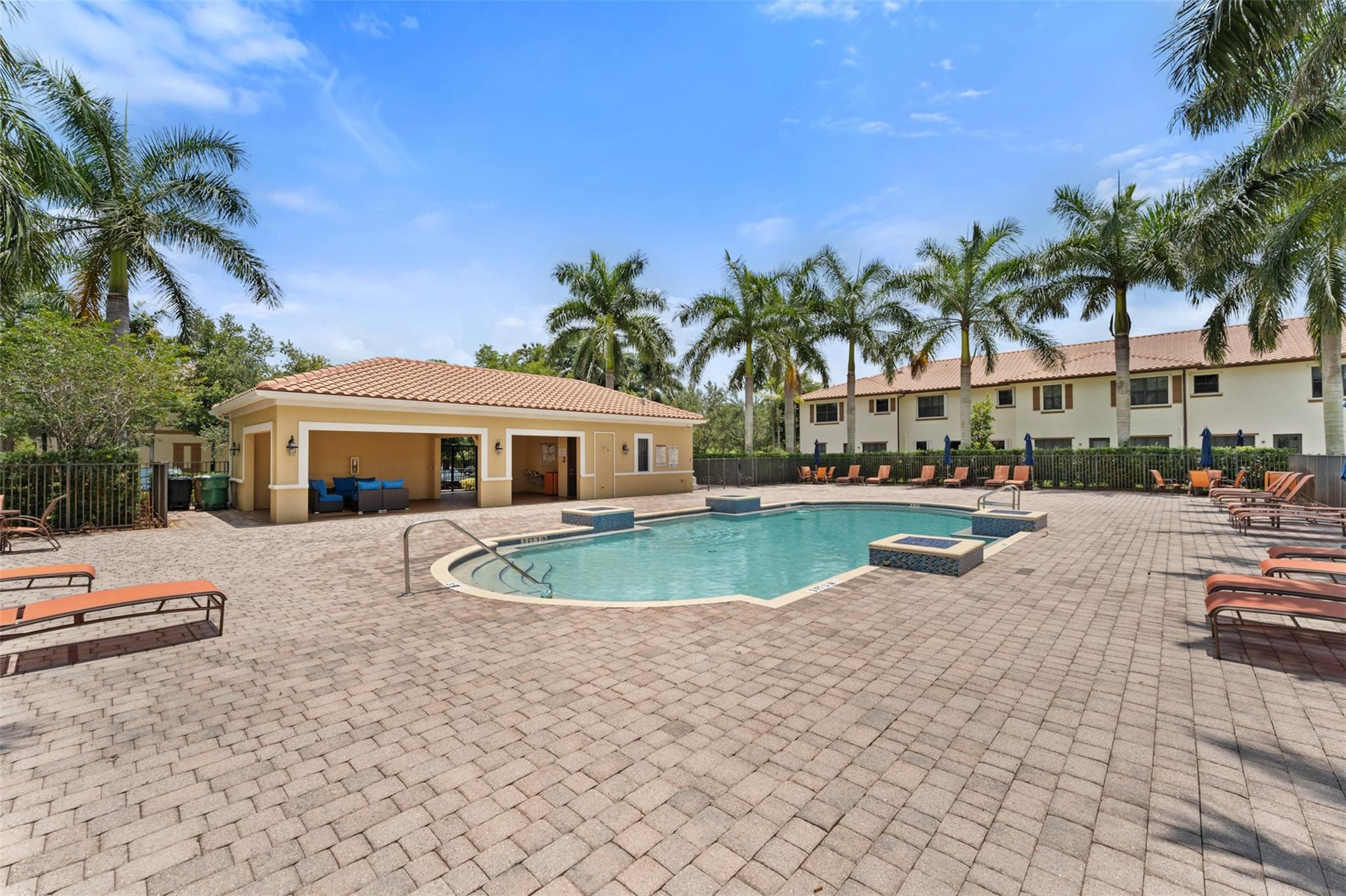 825 E Village Circle