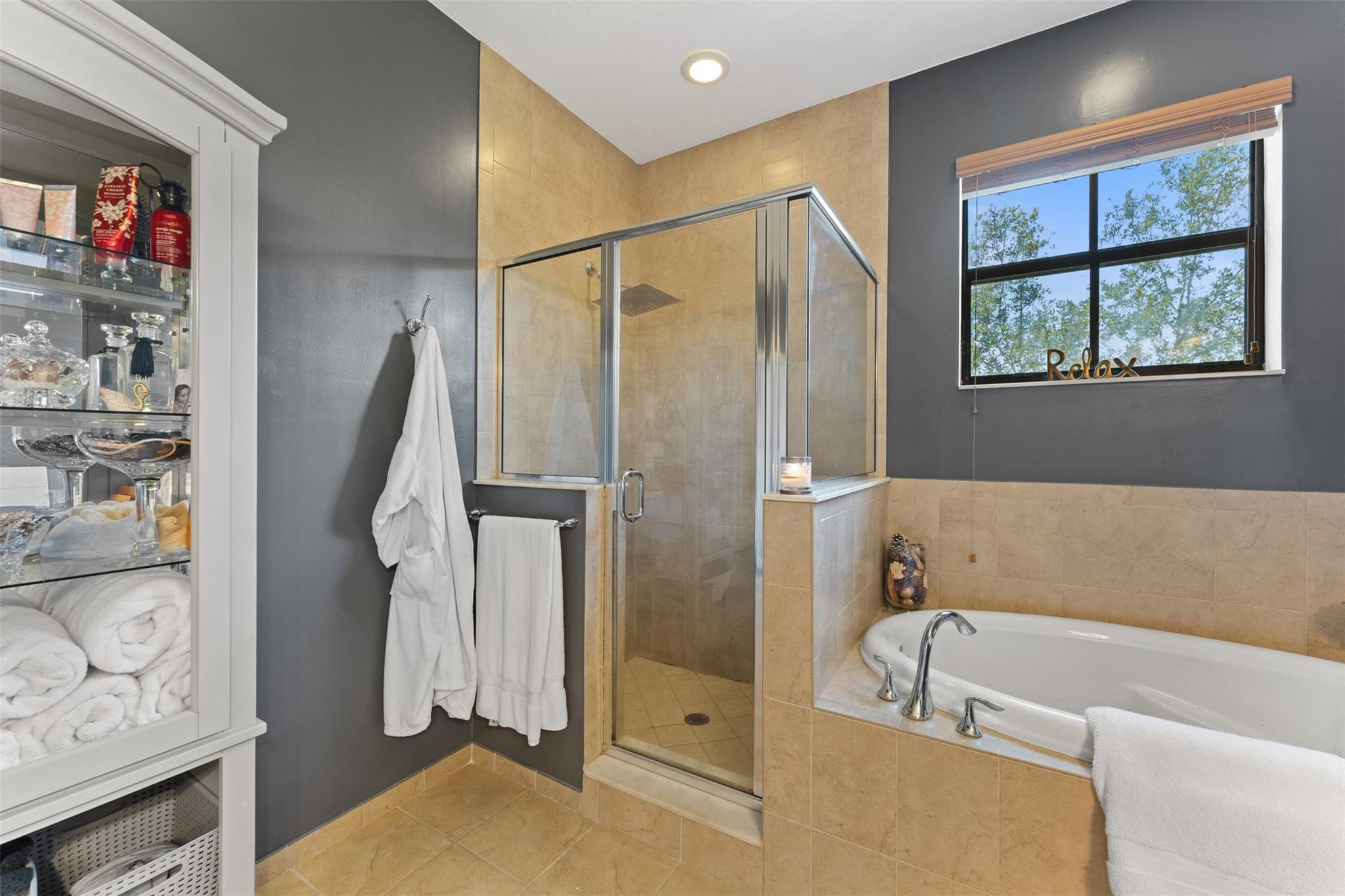 825 E Village Circle