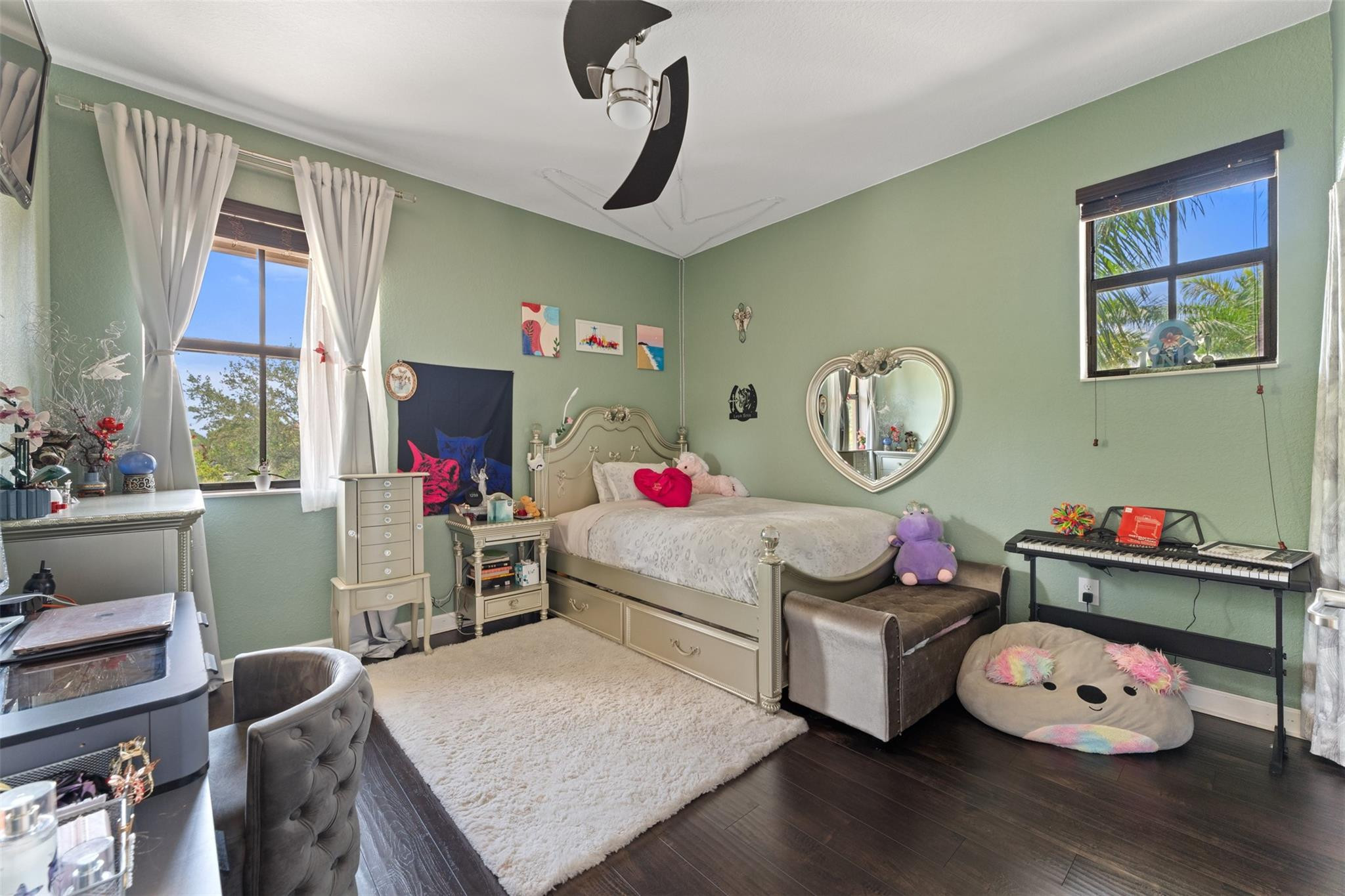 825 E Village Circle