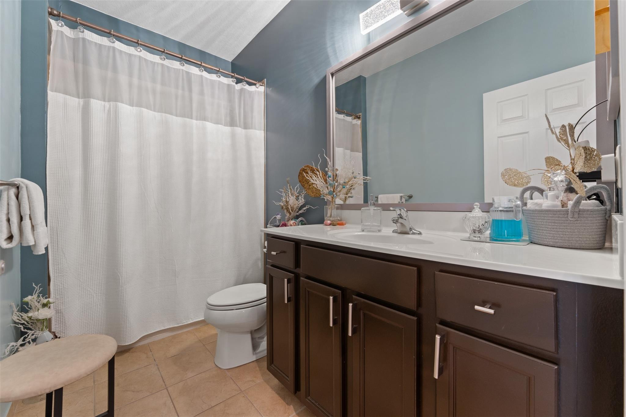 825 E Village Circle