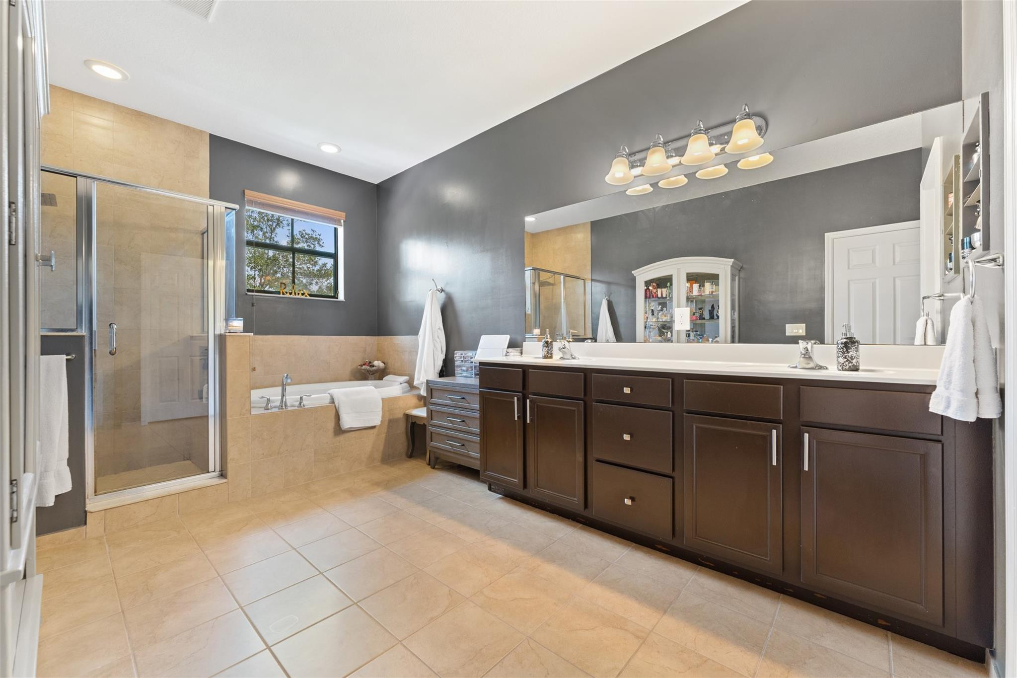 825 E Village Circle