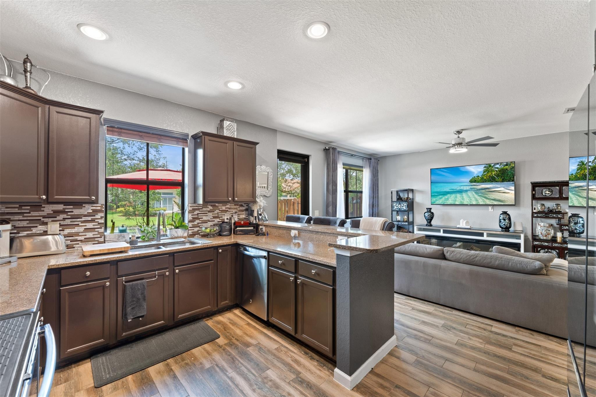 825 E Village Circle