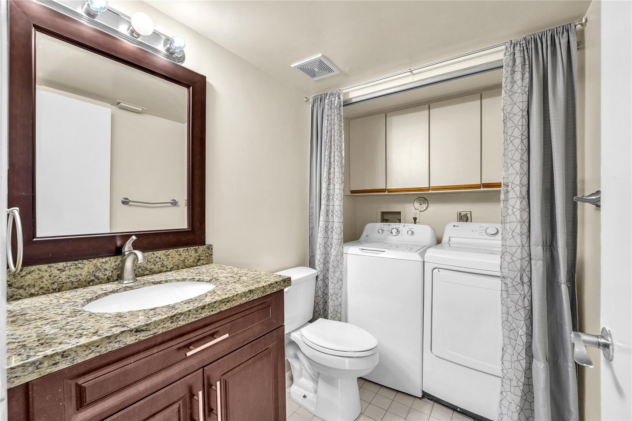 8466 S Coral Circle