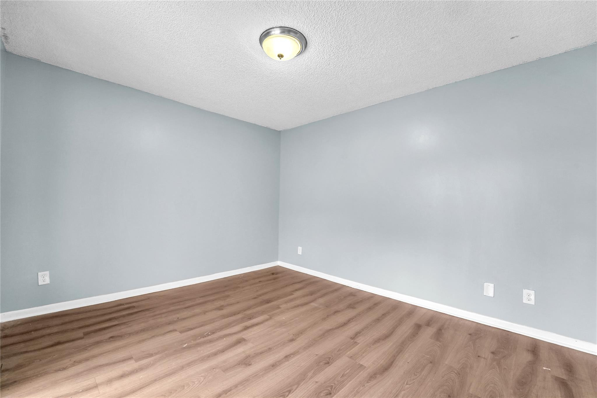 8466 S Coral Circle