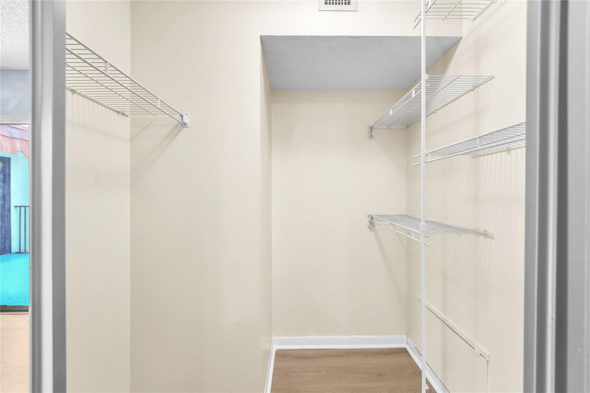 8466 S Coral Circle