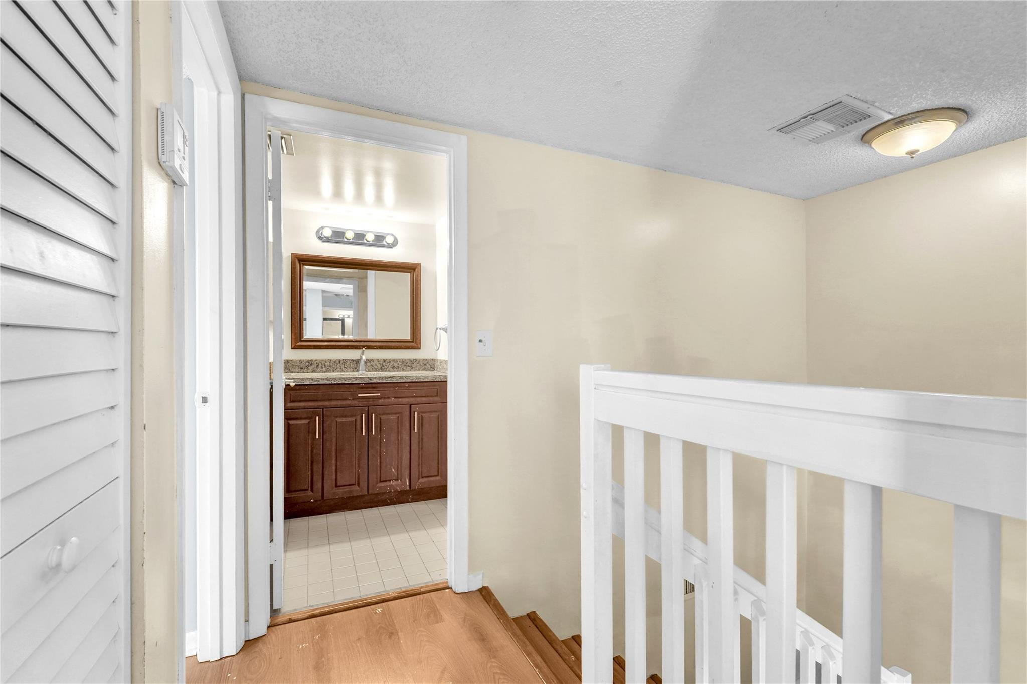 8466 S Coral Circle