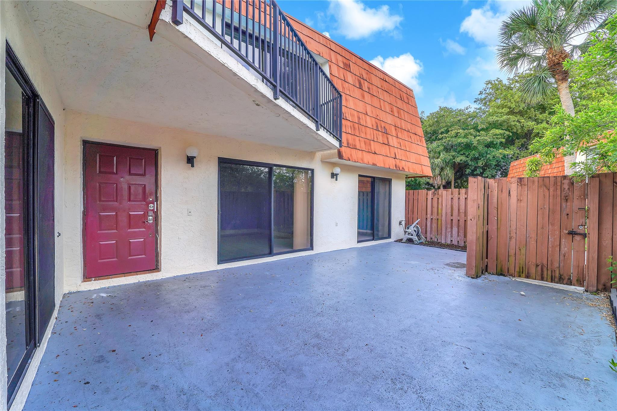 8466 S Coral Circle