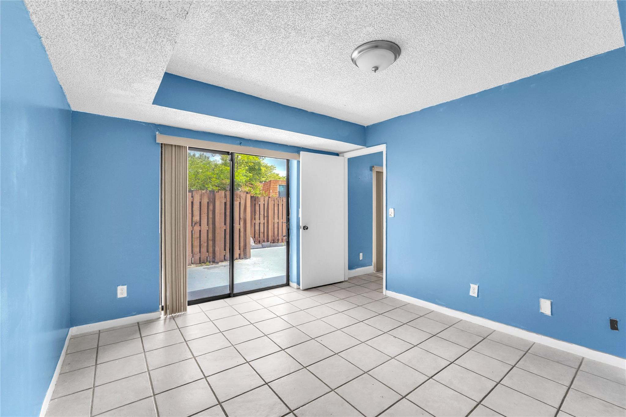 8466 S Coral Circle