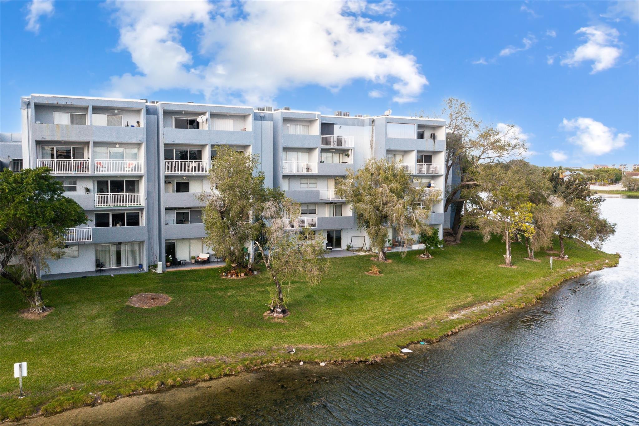 9359 Fontainebleau Boulevard F208