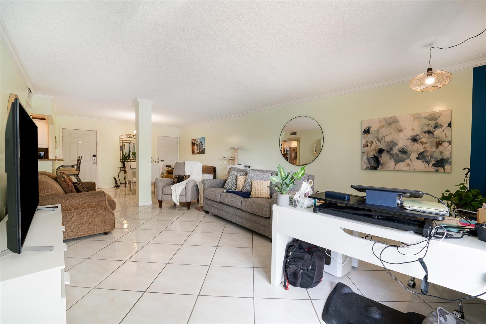 9359 Fontainebleau Boulevard F208