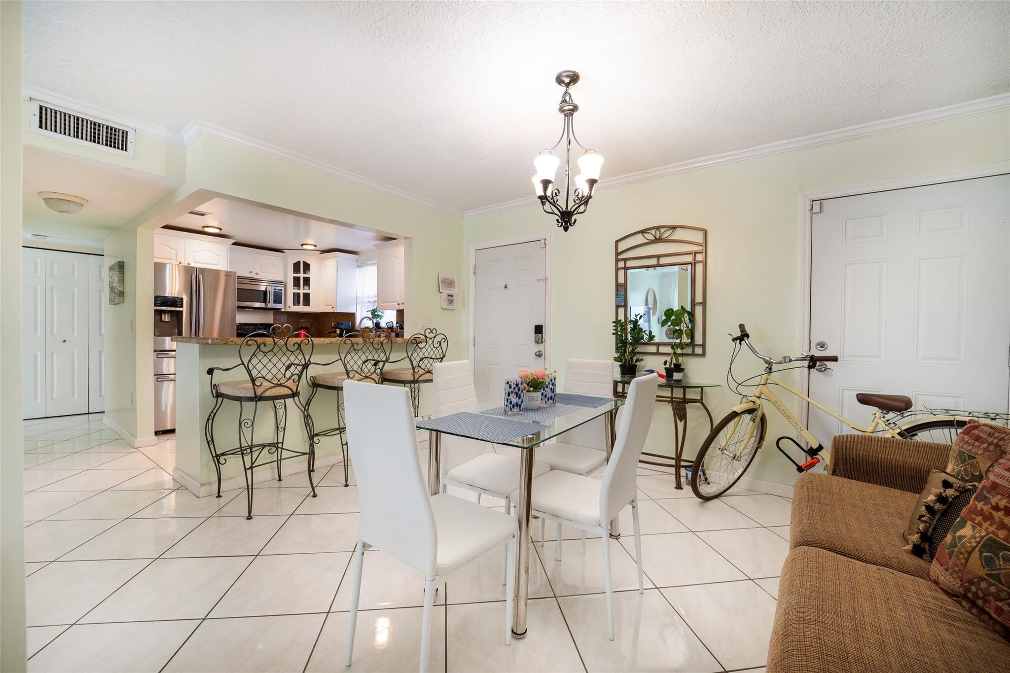 9359 Fontainebleau Boulevard F208