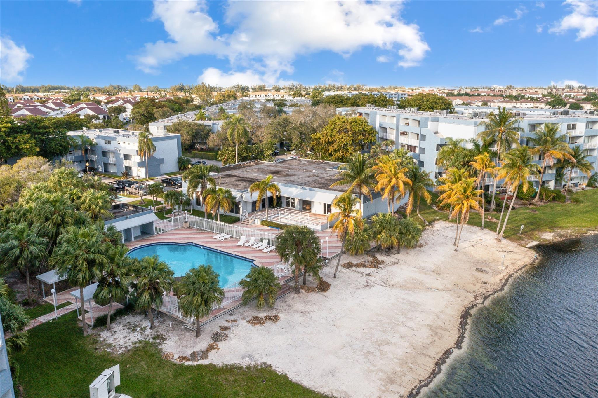 9359 Fontainebleau Boulevard F208