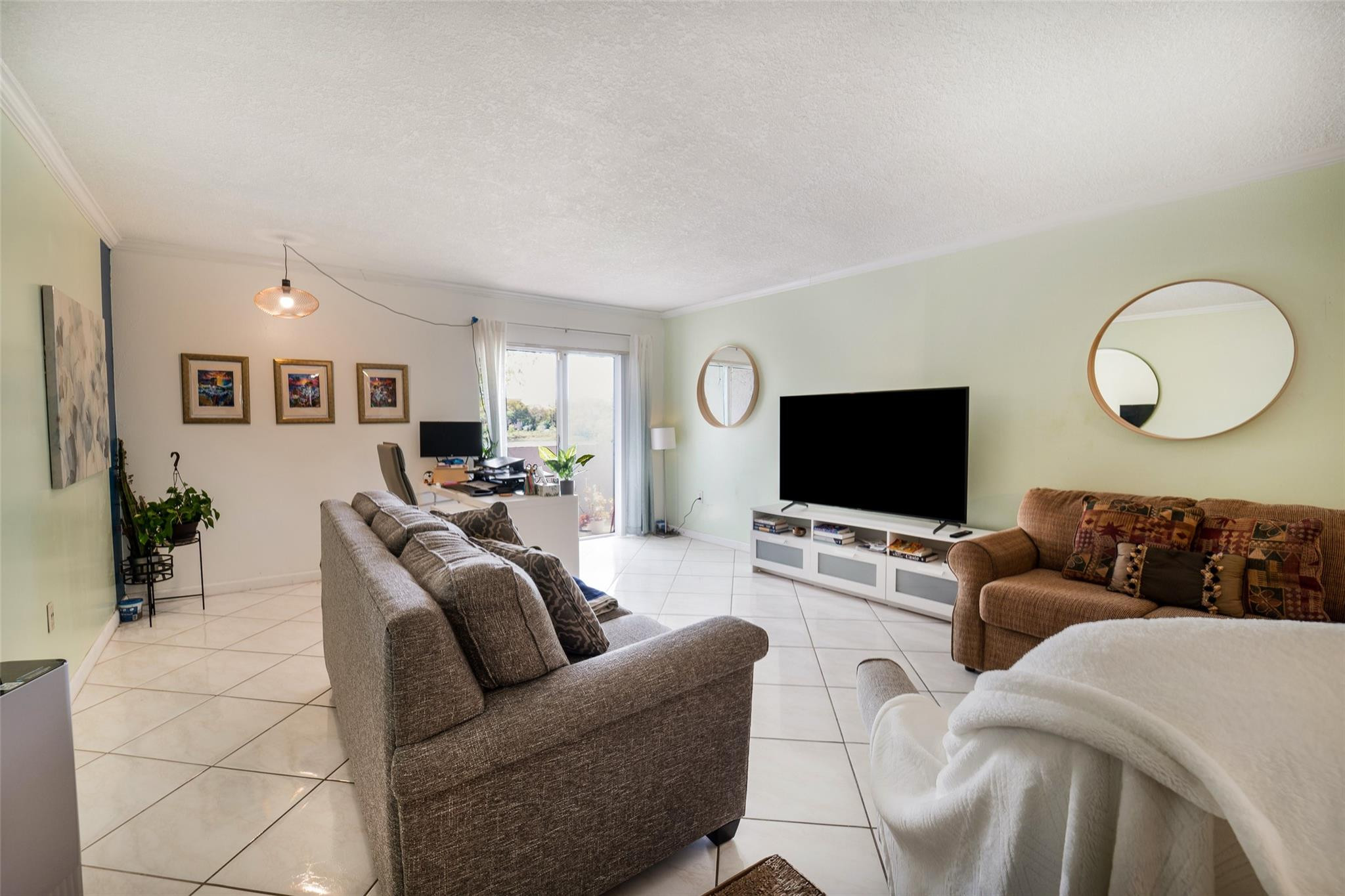 9359 Fontainebleau Boulevard F208