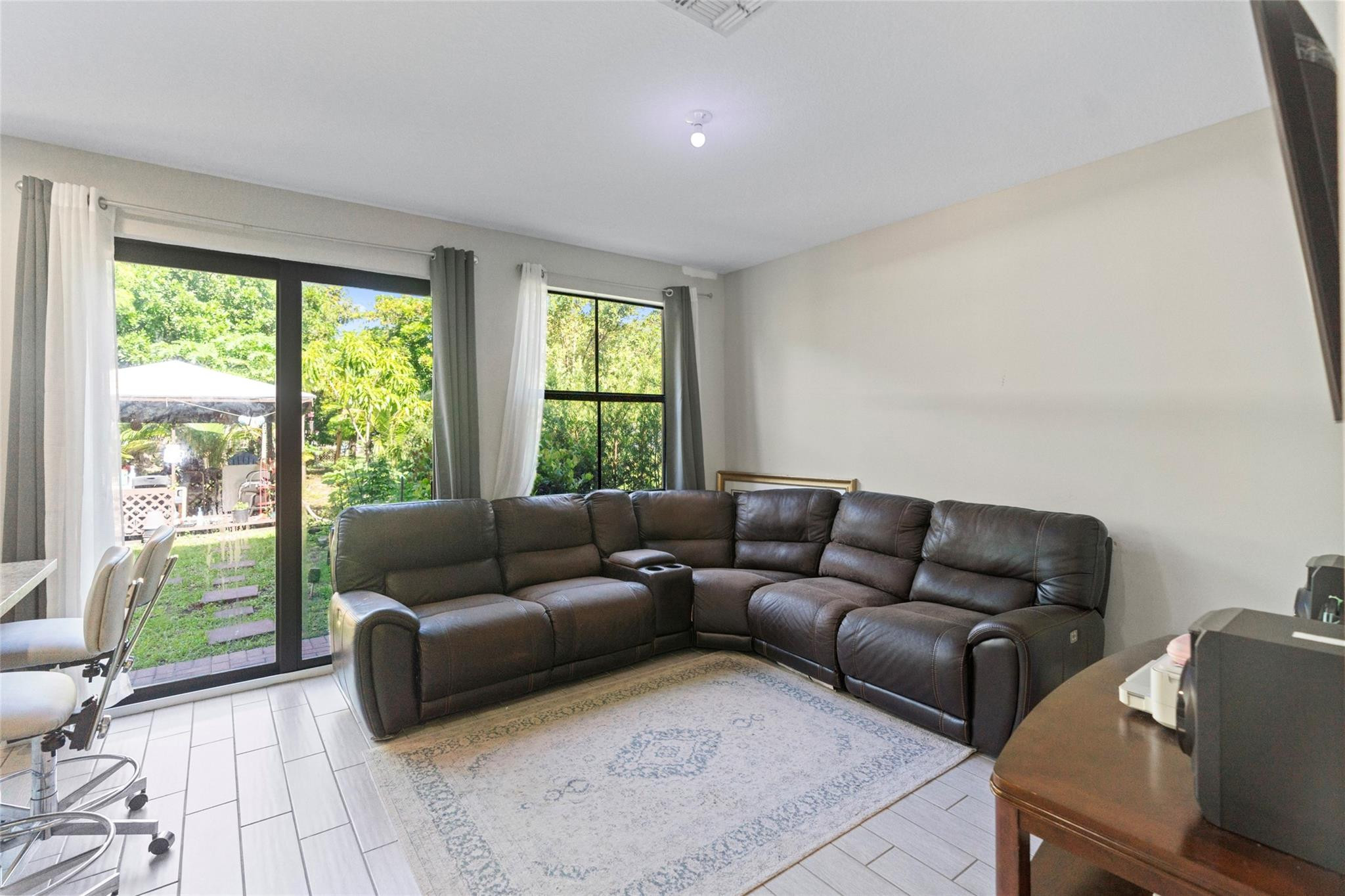 5215 NW 50th Terrace